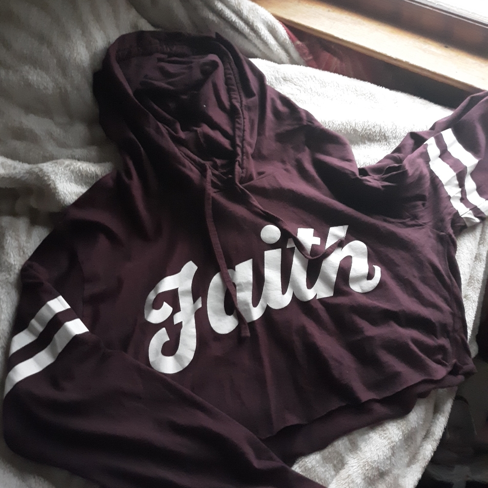 Long sleeve crop top